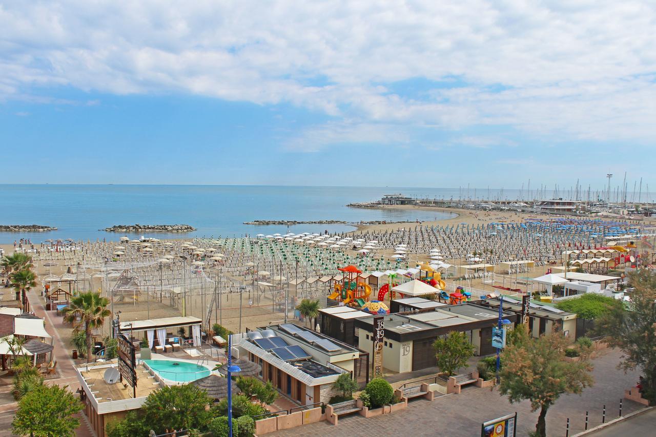 Lungomare Hotel 3*